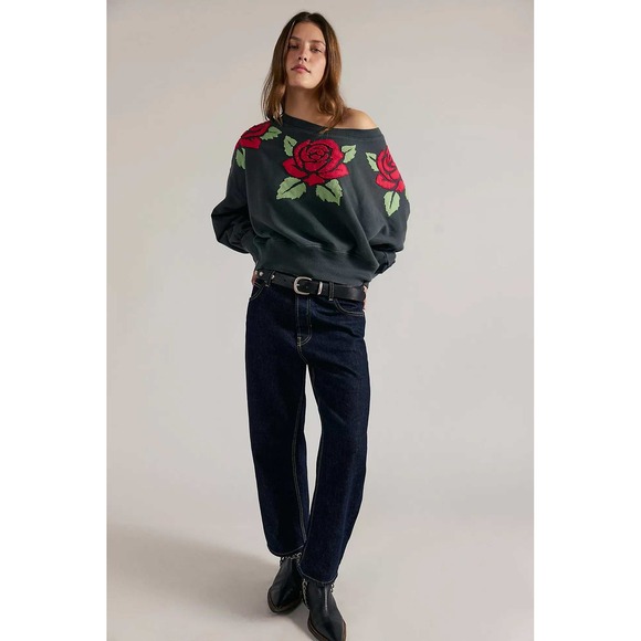 Free People Pullover Womens Size L Dark Grey Red Roses Good Vibes NWT - Picture 3 of 3